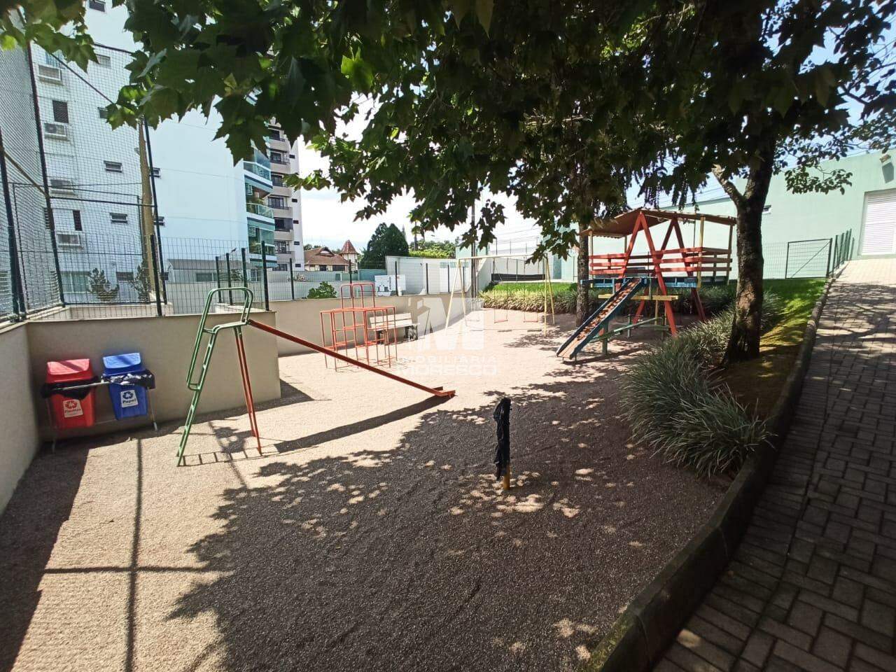 Apartamento para aluguel no bairro Centro: 